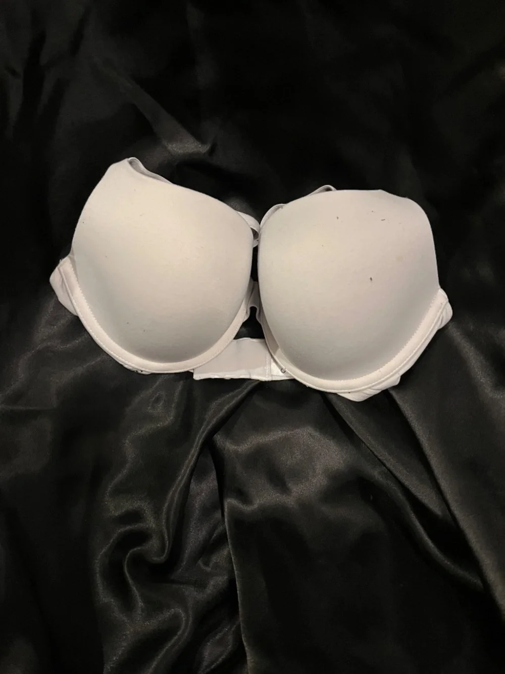 Bras - Picture 2 of 2